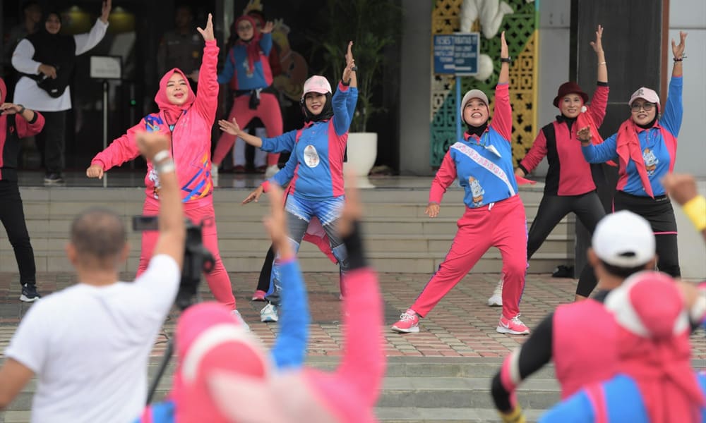 Menjaga Kesehatan : Senam Agar Badan Sehat Selalu